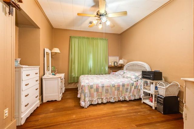 202 10th Avenue N, Texas City, TX 77590