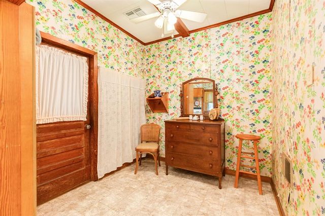 202 10th Avenue N, Texas City, TX 77590