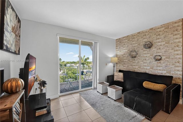 7266 SW 88th St A403, Miami, FL 33156