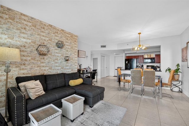 7266 SW 88th St A403, Miami, FL 33156