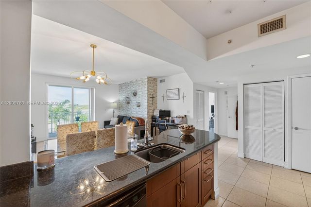 7266 SW 88th St A403, Miami, FL 33156