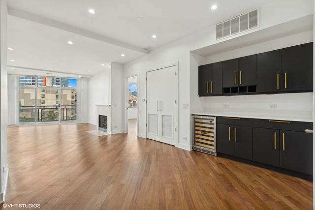 914 W Hubbard Street 104, Chicago, IL 60642