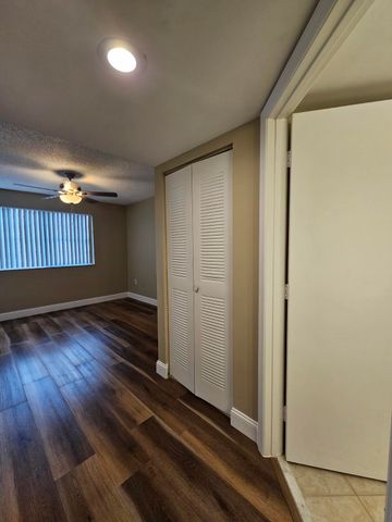 4187 N Haverhill Road 517, West Palm Beach, FL 33417