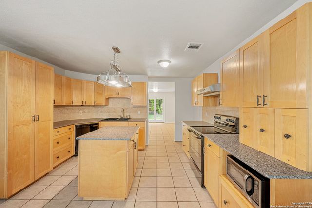 3618 Ridge Dawn St., San Antonio, TX 78247