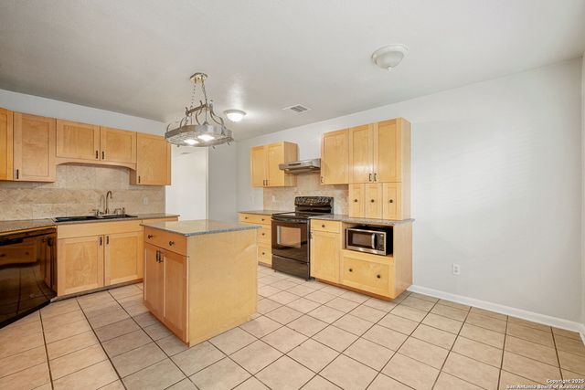 3618 Ridge Dawn St., San Antonio, TX 78247