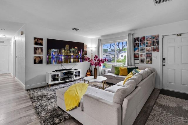 315 S 57th Avenue, Hollywood, FL 33023
