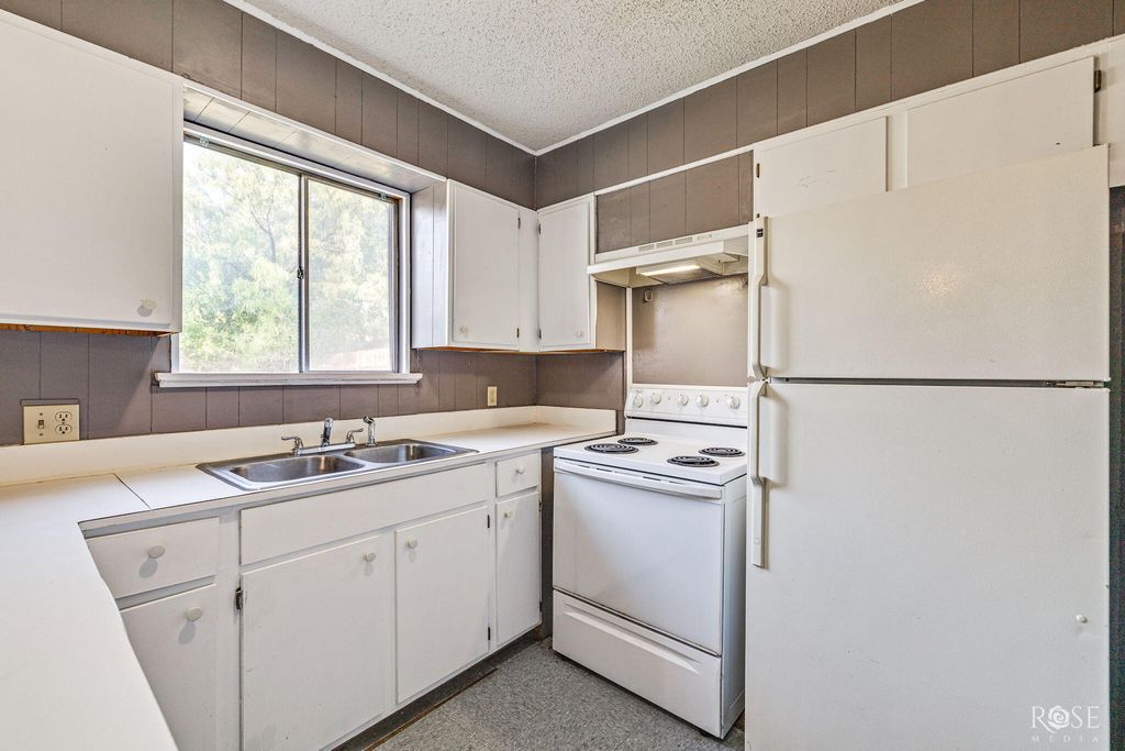 Image 13 of property listing at 3613 Old Post Road, San Angelo, TX 76904