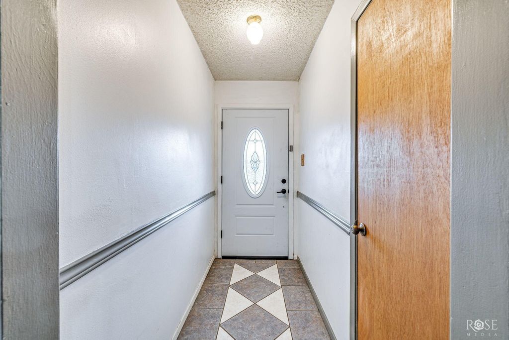 Image 7 of property listing at 3613 Old Post Road, San Angelo, TX 76904