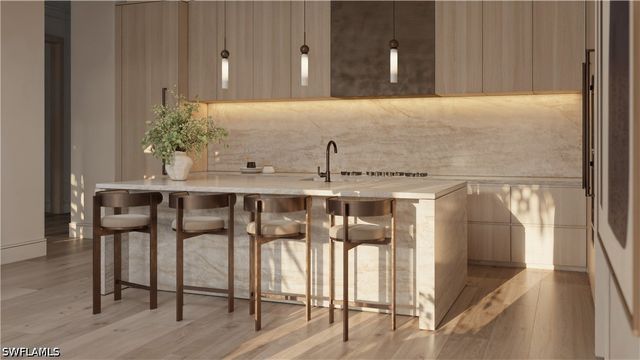 975 6Th AVE S 203, Naples, FL 34102