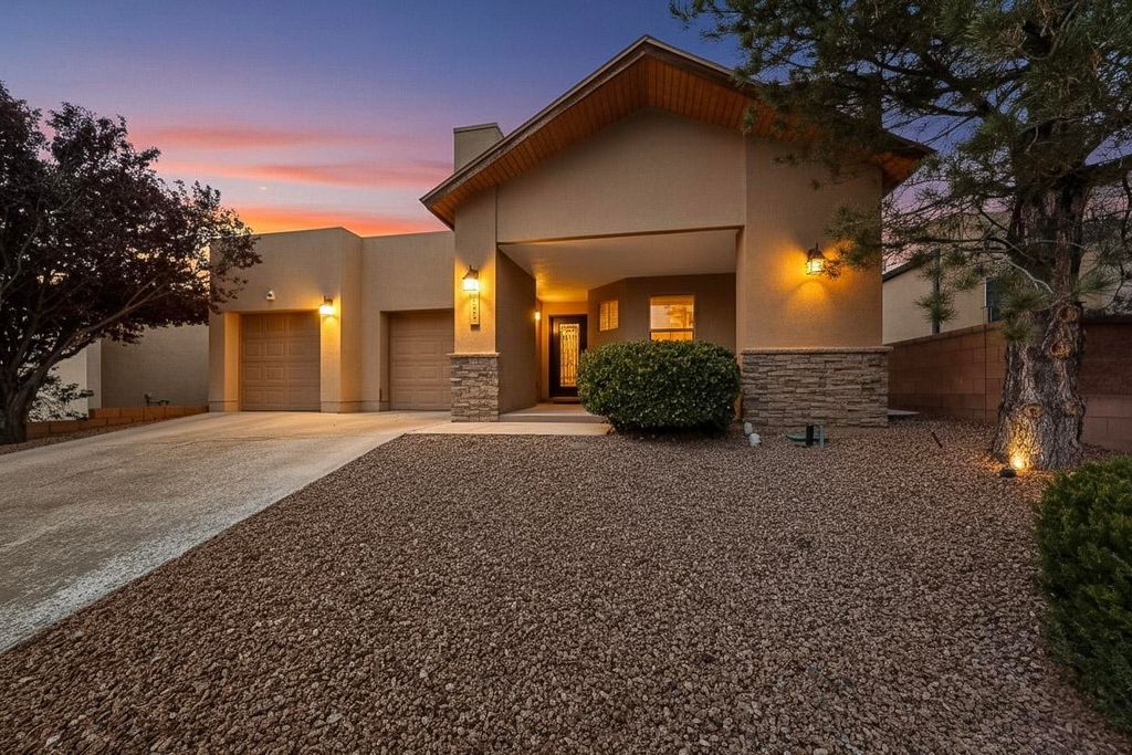 10923 SALTILLO Street NW, Albuquerque, NM 87114