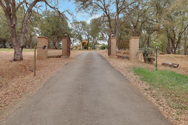 7070 Cross Star Trl, Loma Rica, CA 95901