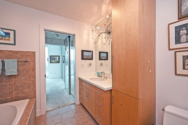 1 Roebling Way, 805, Covington, KY 41011