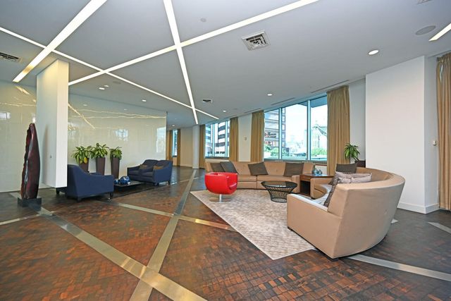 1 Roebling Way, 805, Covington, KY 41011