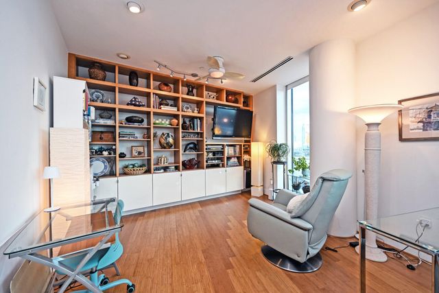 1 Roebling Way, 805, Covington, KY 41011