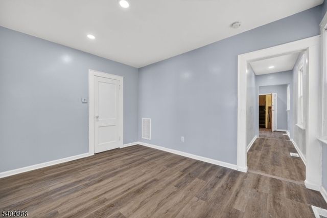 134 Dewey St, Newark City, NJ 07112