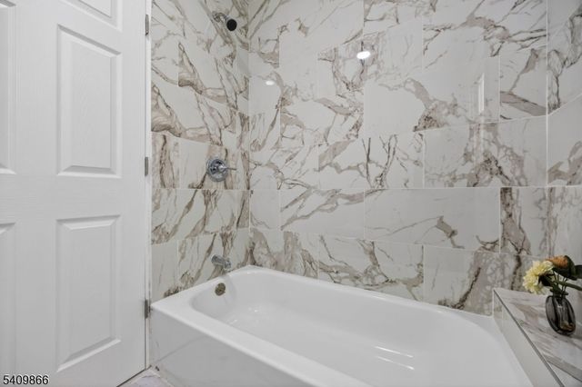 134 Dewey St, Newark City, NJ 07112