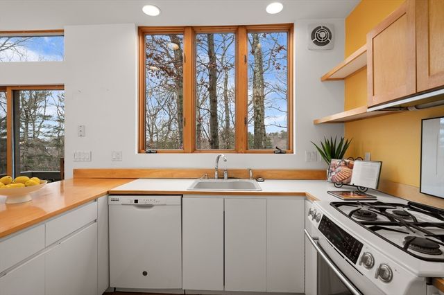 55 Grove Hill Park, Newton, MA 02460