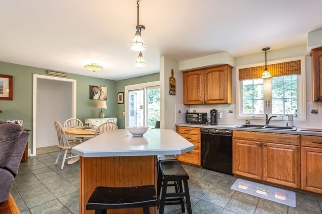 3235 Sharps Lot Rd, Dighton, MA 02715