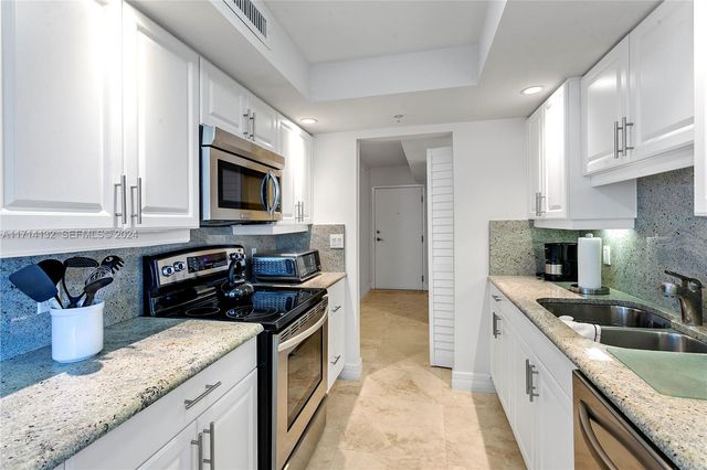 3000 N Ocean Drive 20A, Riviera Beach, FL 33404