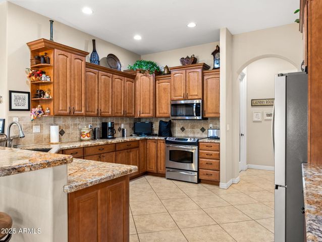 6528 N 171ST Lane, Waddell, AZ 85355