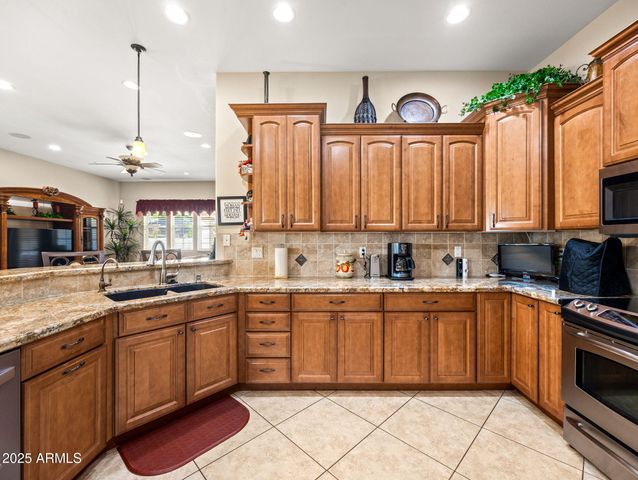 6528 N 171ST Lane, Waddell, AZ 85355