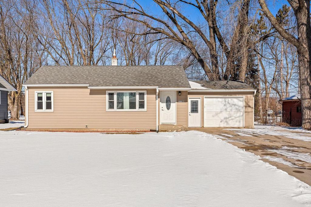 1371A County Road SS, Onalaska, WI 54650