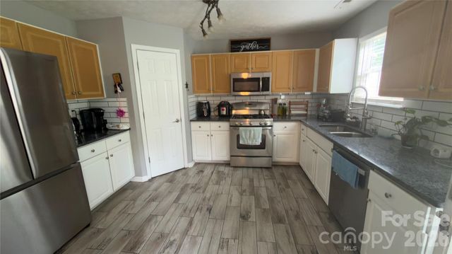 5227 Eagle Creek Drive, Charlotte, NC 28269