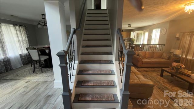 5227 Eagle Creek Drive, Charlotte, NC 28269