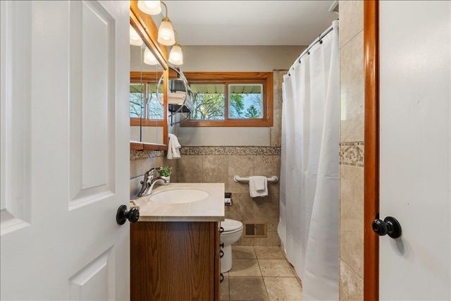 221 E 94th Street, Bloomington, MN 55420