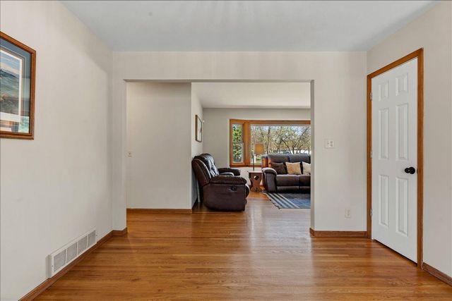 221 E 94th Street, Bloomington, MN 55420