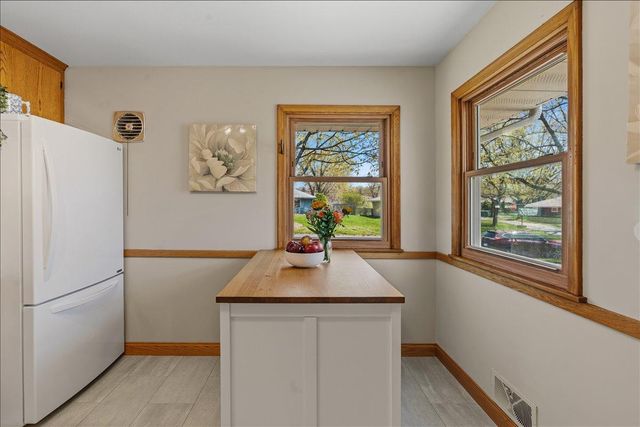 221 E 94th Street, Bloomington, MN 55420