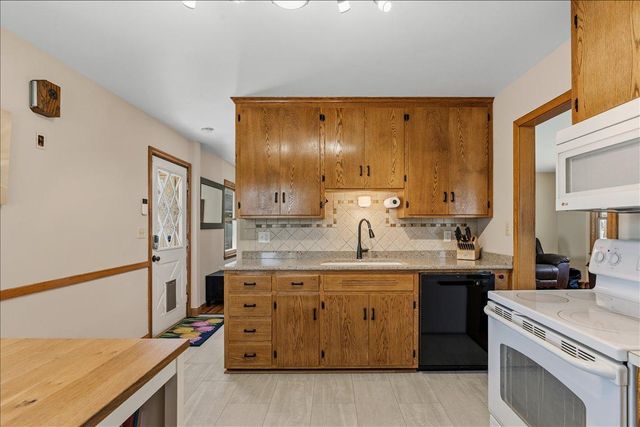 221 E 94th Street, Bloomington, MN 55420