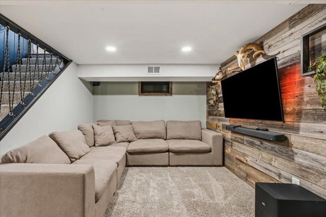 221 E 94th Street, Bloomington, MN 55420