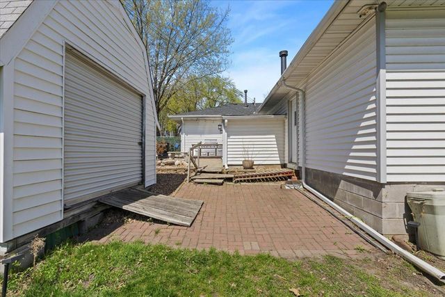 221 E 94th Street, Bloomington, MN 55420