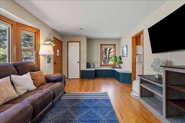 221 E 94th Street, Bloomington, MN 55420