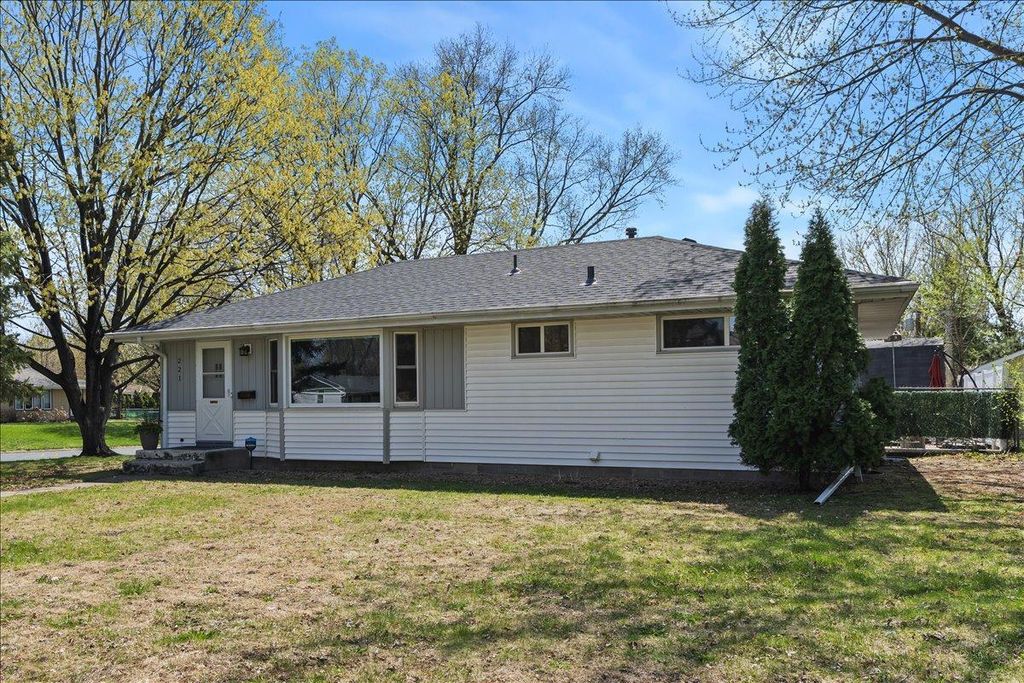 221 E 94th Street, Bloomington, MN 55420