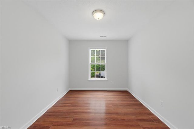 821 Lancaster LN, Newport News, VA 23602