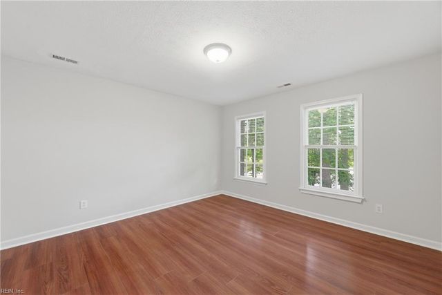 821 Lancaster LN, Newport News, VA 23602
