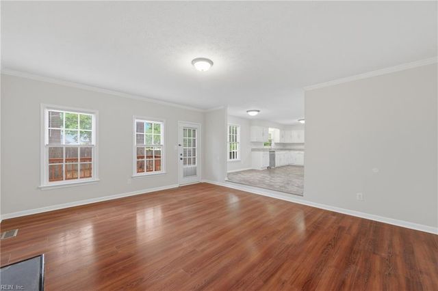 821 Lancaster LN, Newport News, VA 23602