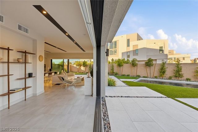 4022 Heron Fairway Drive, Las Vegas, NV 89141