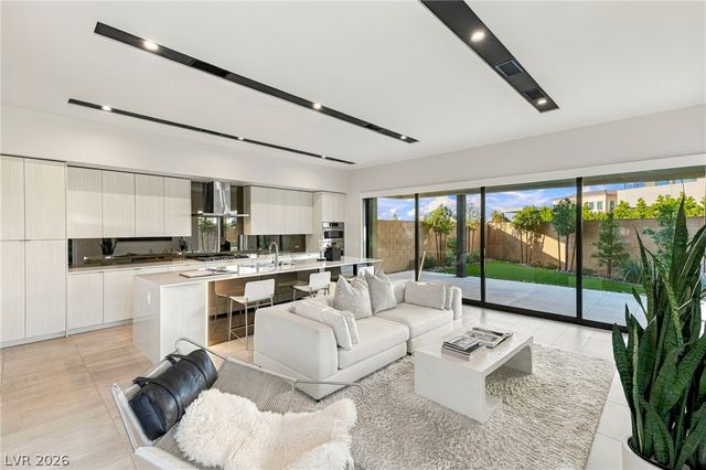 4022 Heron Fairway Drive, Las Vegas, NV 89141