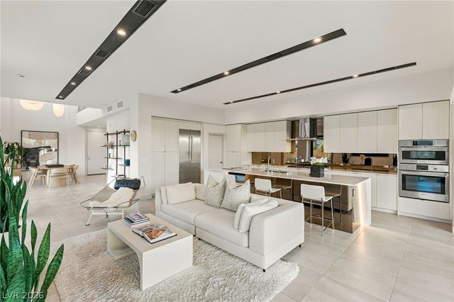 4022 Heron Fairway Drive, Las Vegas, NV 89141