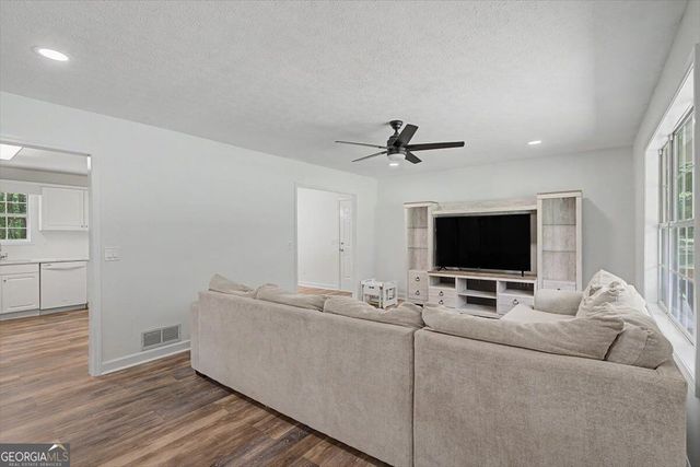 110 Mooyn Road, Carrollton, GA 30116