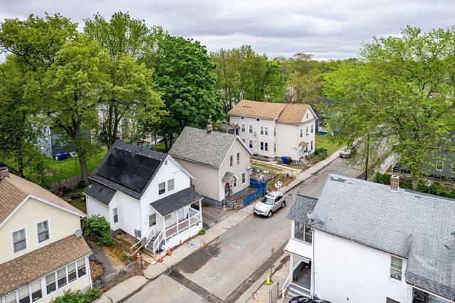 42 Queen St, Springfield, MA 01109