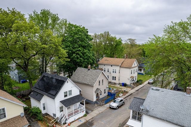 42 Queen St, Springfield, MA 01109