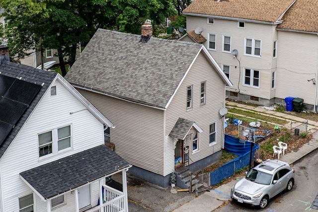 42 Queen St, Springfield, MA 01109