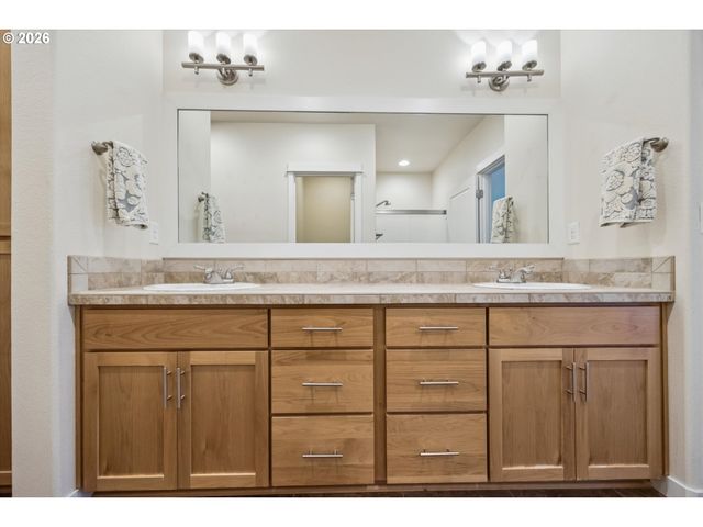 12264 Sw 2ND St, Beaverton, OR 97005