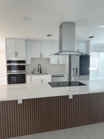 2521 NE 45th Street, Lighthouse Point, FL 33064