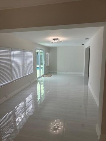 2521 NE 45th Street, Lighthouse Point, FL 33064