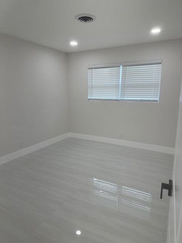 2521 NE 45th Street, Lighthouse Point, FL 33064